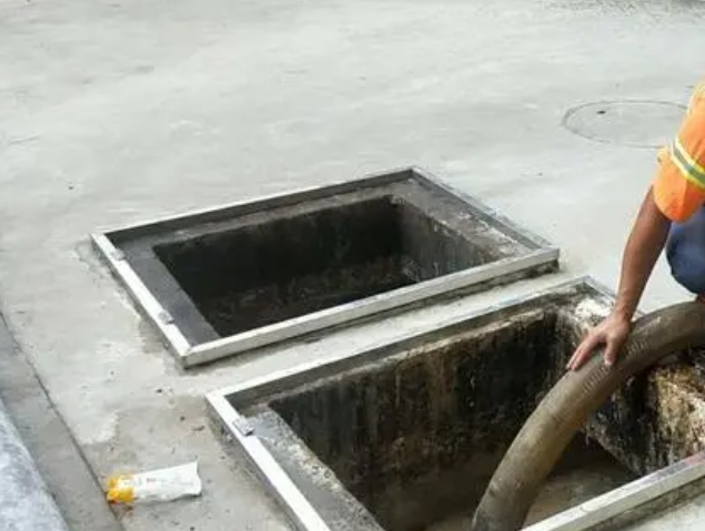 独山子化粪池清理