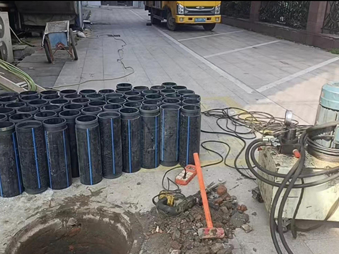 独山子PE置换管厂家 DN315置换管 非开挖管短管置换